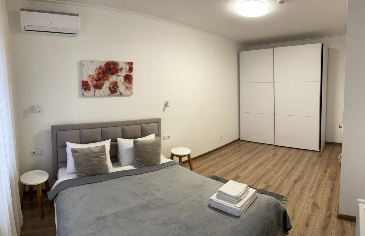 Osokorky Delux Apartment Kyiv Exterior foto